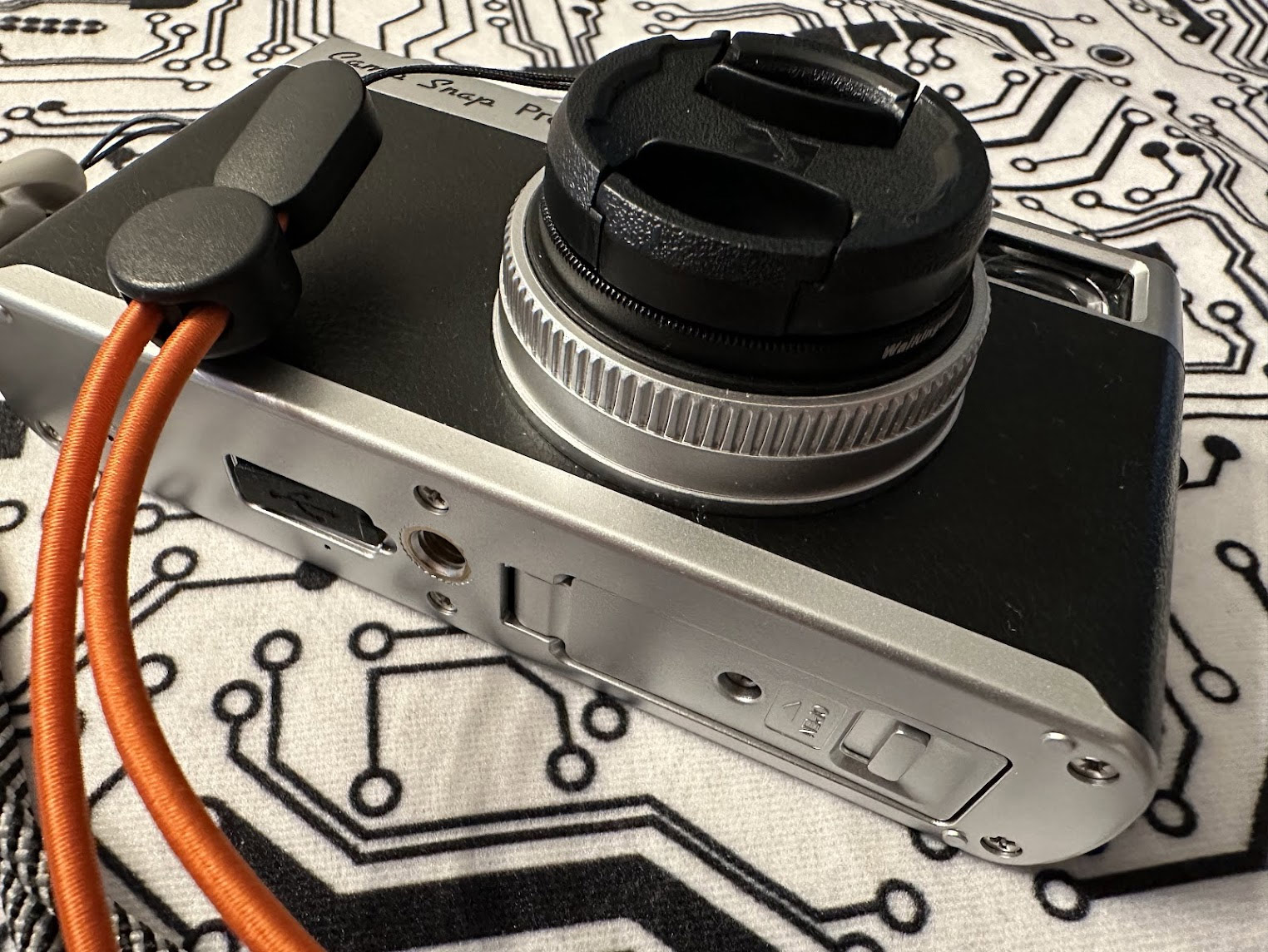 CampSnap Pro with mist filter and lens cap